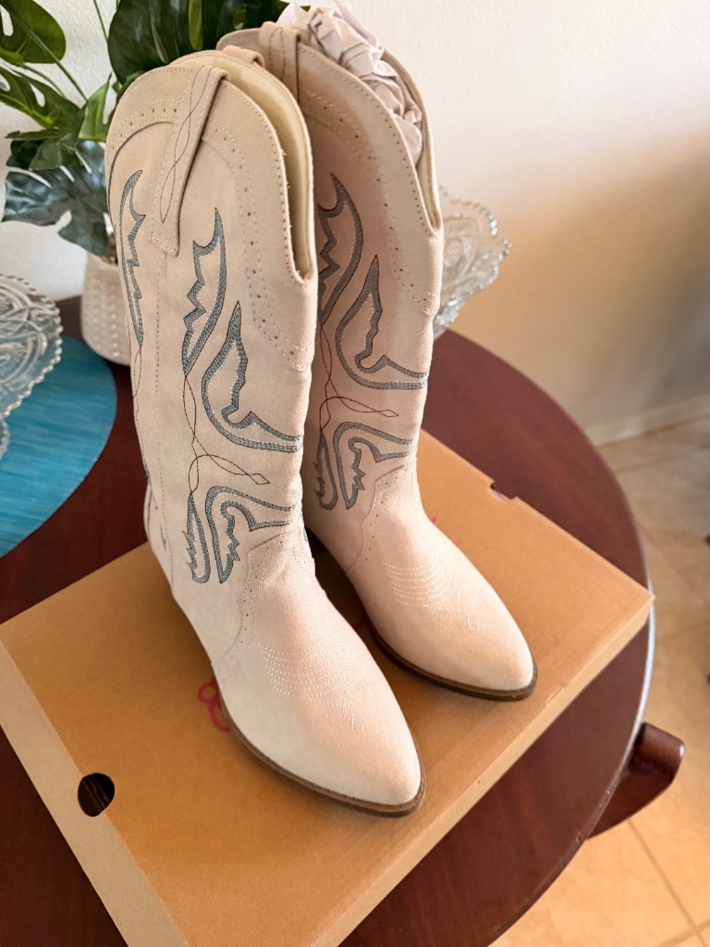 Sugar "Tammy" Cowboy Boots - Ivory
